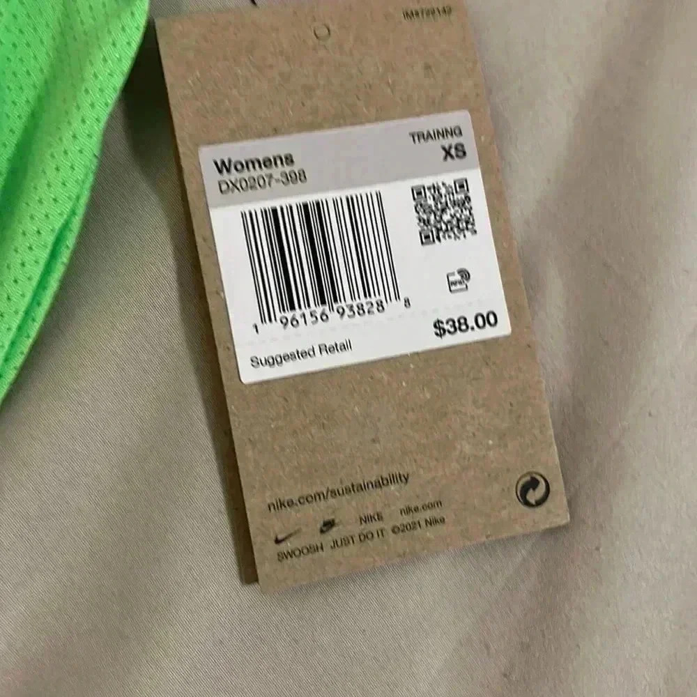 NWT Women’s Nike dri-fit training / running shorts size XS - Picture 3 of 6